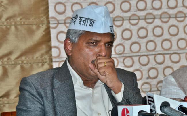 Sad to see Anna endorsing Mamata