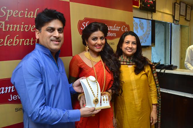 Tollywood actress Gargi glams up jewellery store celebrations 