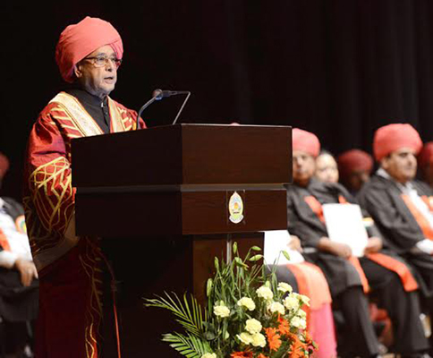Pranab attends 14th Convocation of University of Jammu 