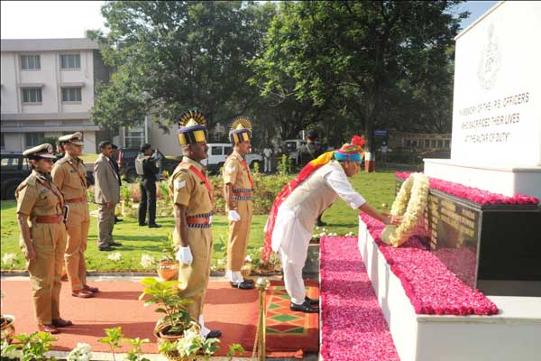 Modi paying homage to Sardar Patel 