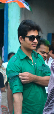 TMC supporters celebrate in front of CM's residence