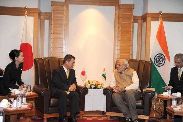 Japan: PM Modi plays drums 