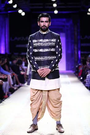 Jacqueline walks the ramp at Lakme Fashion Week