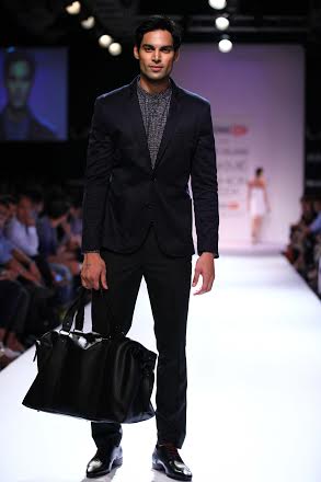 Kriti Sanon walks the ramp at Lakme Fashion Week 