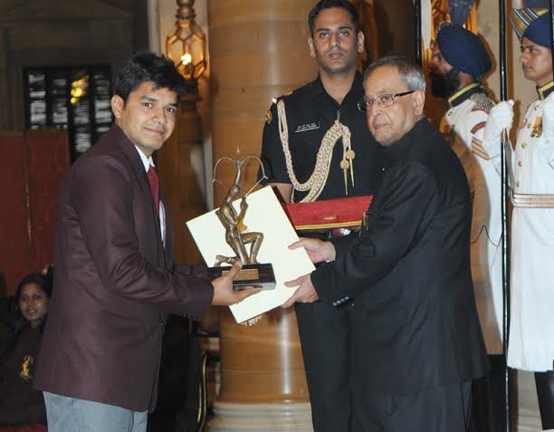 President confers National Sports Awards 