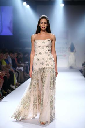 Shruti Haasan walks for Shehla Khan at Lakme Fashion Week