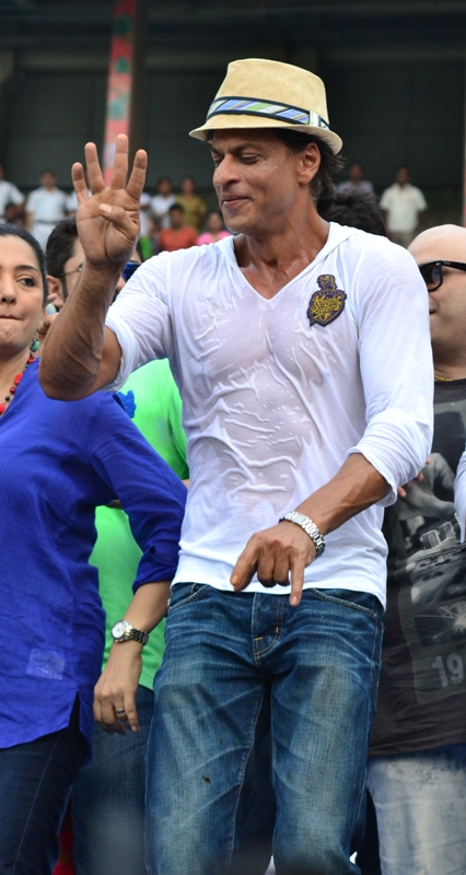 Eden felicitates SRK, KKR