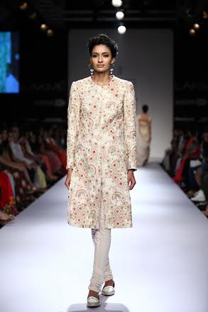 Soumitra Mondal showcases collection at LFW  