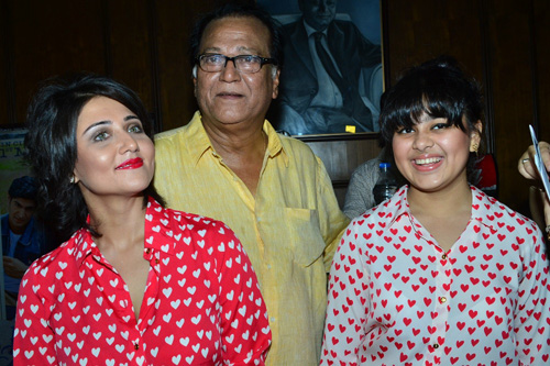 'Take One' casts attends special screening in Kolkata theatre