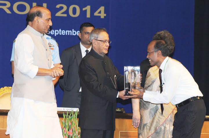 Prez presents Official Language awards on Hindi Divas Samaroh
