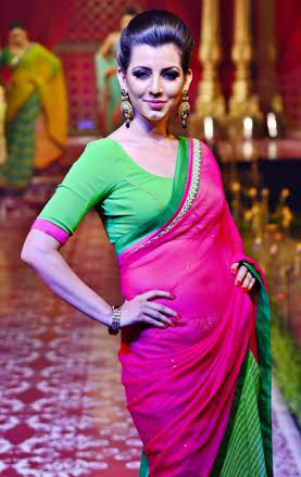 Prachi sizzles on the ramp