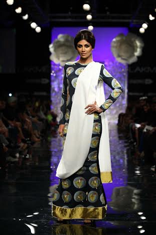 Shilpa Shetty walks the ramp at Lakme Fashion Week