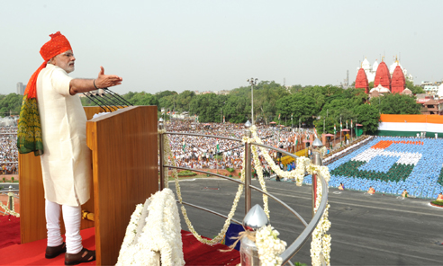 Narendra Modi inspecting the Guard of Honour at Red Fort