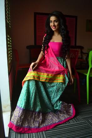 Kolkata hosts preview session of collection by 3 designers