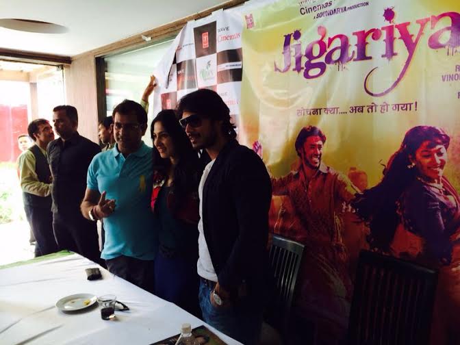 Harsh Vardhan Deo creates crowd frenzy during Jigariyaa promotions