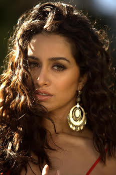 Shraddha Kapoor launches her Facebook page