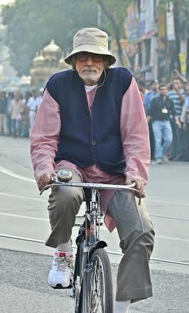 Amitabh shoots for 'Piku' in Kolkata's Shyambazar area