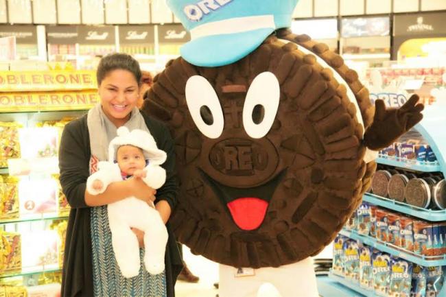 Veena Malik, Khattak launches a charitable organization in UK