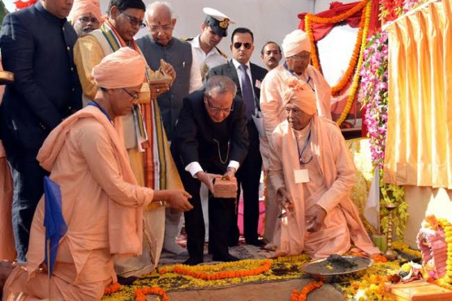 Prez lays foundation stone of prayer hall, inaugurates old-age home and school building of Bharat Sevashram Sangha 