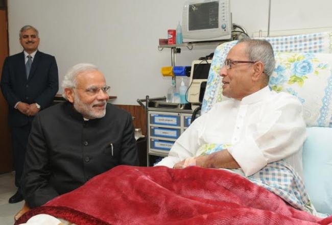PM Modi meets President in hospital