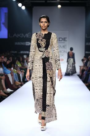 Monica- Karishma showcase collection at LFW