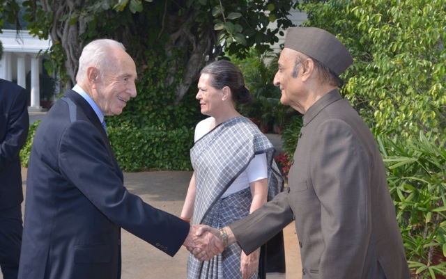 Ex-Israeli President Shimon Peres meets Sonia Gandhi