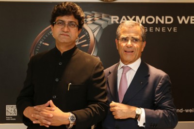 Raymond Weil felicitates lyricist Prasoon Joshi 