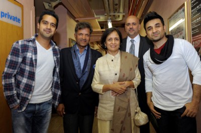 Vir Das' play staged in Johannesburg