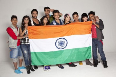 Akshay Kumar and Dare 2 Dance team celebrate I-Day in South Africa