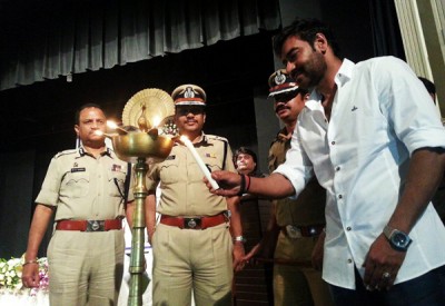  Ajay Devgn supports Mumbai Police for rehabilitation and education of begging families in Mumbai