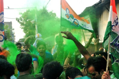 TMC supporters celebrate in front of CM's residence