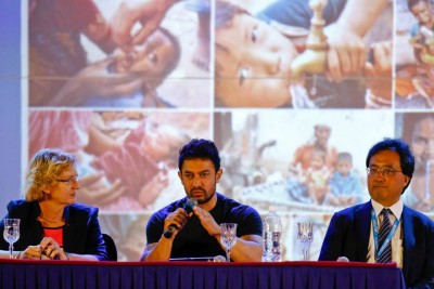 Bollywood star shines bright for UNICEF's South Asia child nutrition campaign