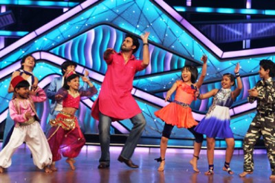 Abhishek surprises his fans with cameo in 'The Shaukeens'