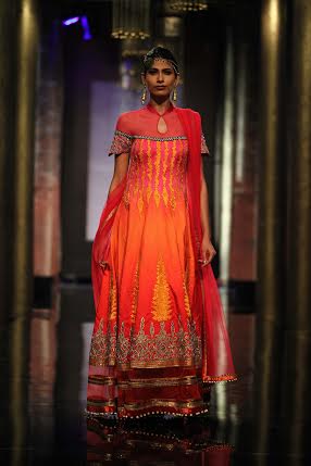 Shraddha Kapoor walks for JJ Valaya at IBFW