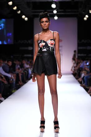 Kriti Sanon walks the ramp at Lakme Fashion Week 