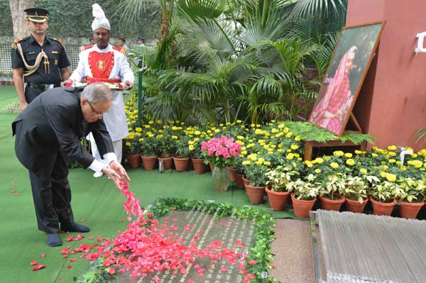 Modi paying homage to Sardar Patel 