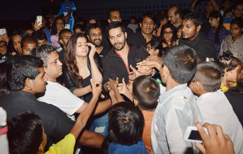 Alia, Varun wow fans at screening