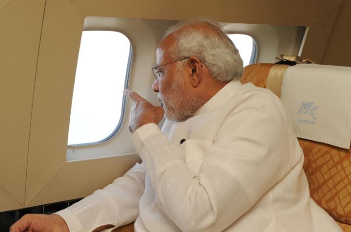 PM visits Hudhud-hit Visakhapatnam