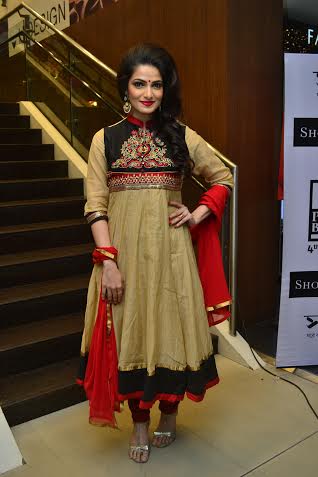 Kolkata hosts Shoppers Stop Sananda Pujor Bazar fashion show