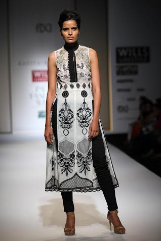 Kavita Bhartia showcases her collection at  WLIFW 