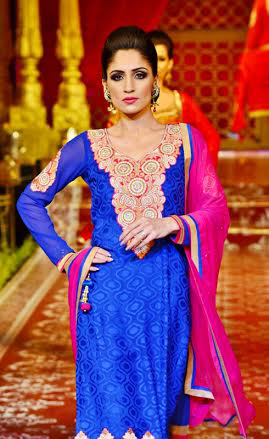 Prachi sizzles on the ramp