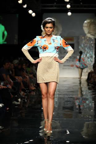 Shilpa Shetty walks the ramp at Lakme Fashion Week