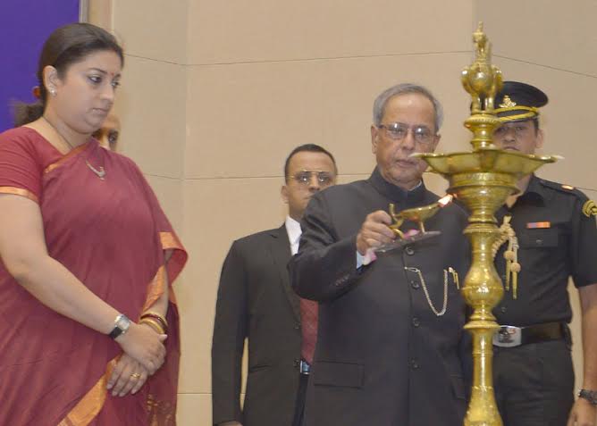 President presents Saakshar Bharat Awards 2014  