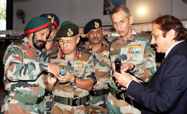 Army hosts technical symposium in Kashmir
