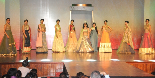 Priyanka Khurana Goyal sizzles ramp for Shraddha Vora's latest creation 