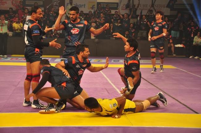 Pro Kabaddi: Koel Mallick recites national anthem