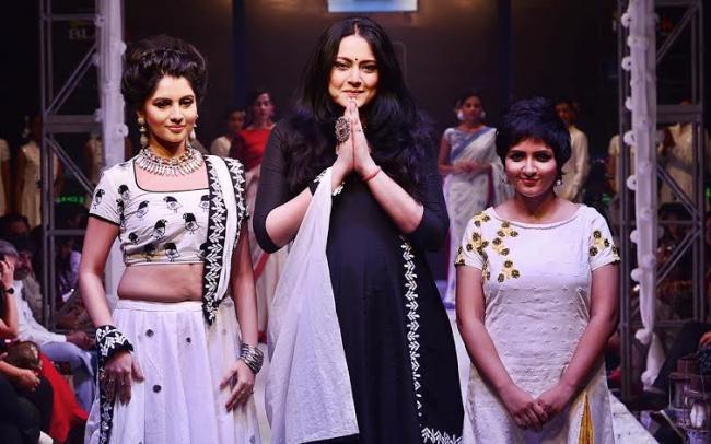 Models walk the ramp at  Kingfisher Ultrla Bengal Fashion Week