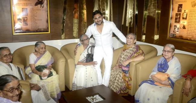 KIFF fever continues in Kolkata