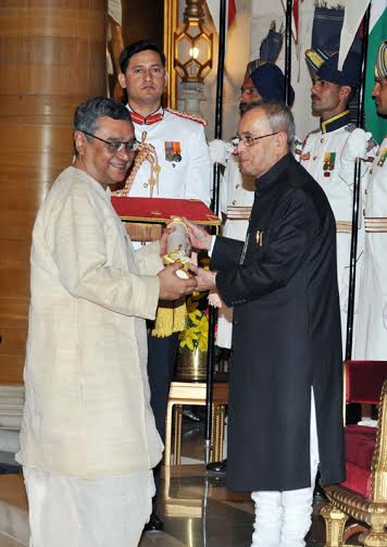 President confers Bharat Ratna, Padma Awards 