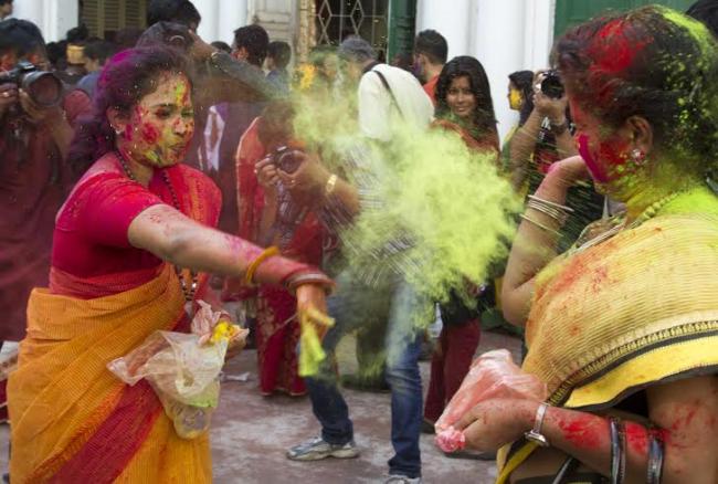 Kolkata: RBU celebrates Basanta Utsav 